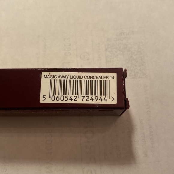 NWT Charlotte Tilbury Magic Concealer. Shade #14 Deep with peach undertones - Picture 4 of 4